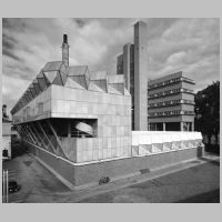 Engineering Building, Leicester University (1959-1963), Leicester UK, photo on architecture-history.org.,4.png